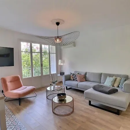 T2 Avec Balcon - Parking, Ac, Wifi אז'אקסיו