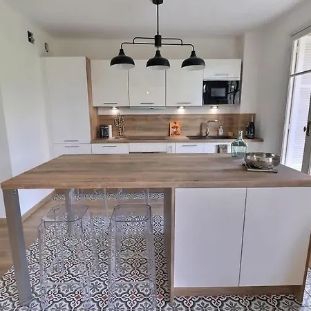 T2 Avec Balcon - Parking, Ac, Wifi